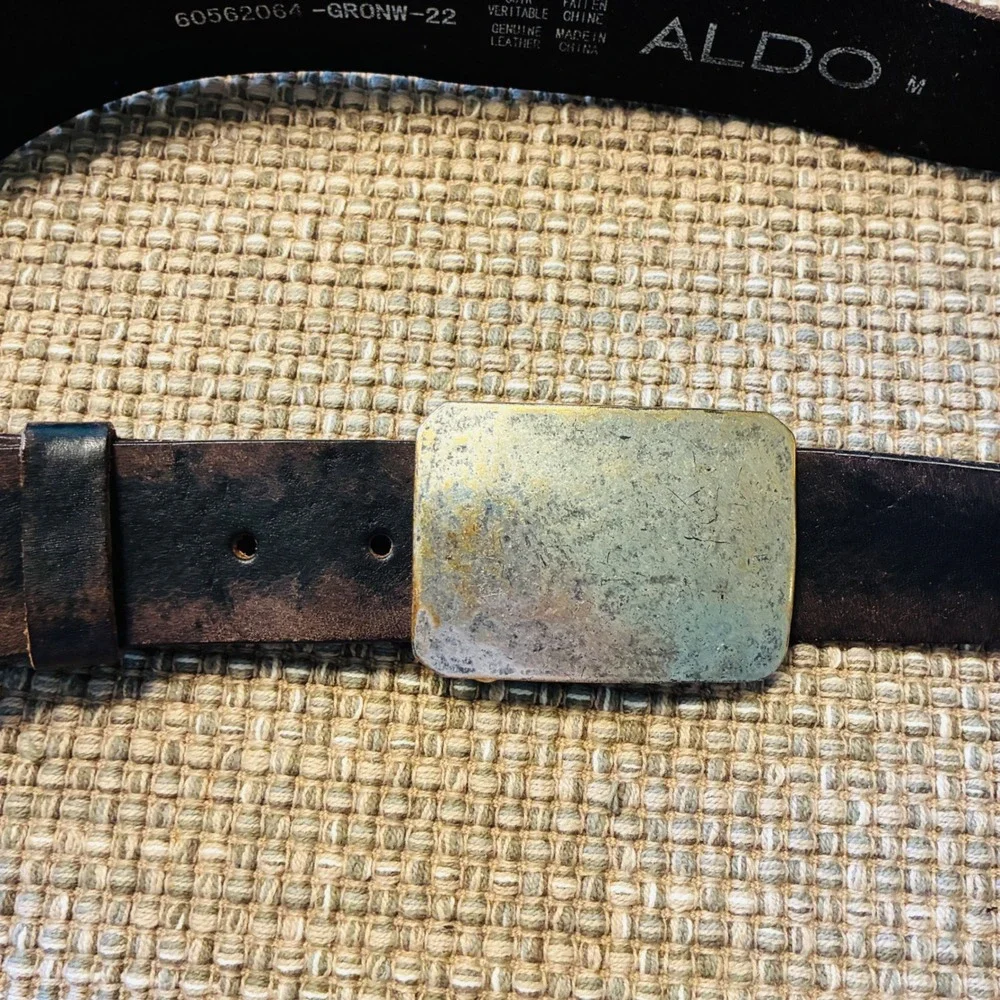 Y2K Aldo Leather Belt Mens Medium Brown Distressed Plaque Buckle